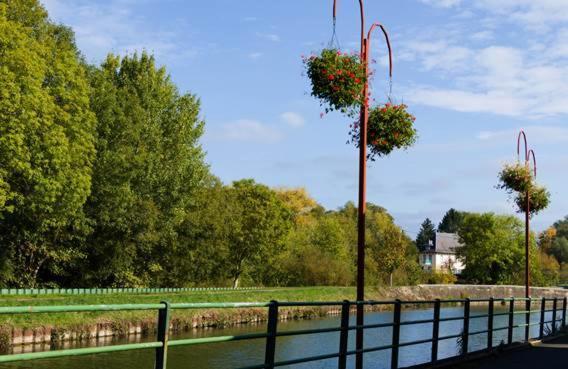 Camping Le Vallage Attigny Luaran gambar
