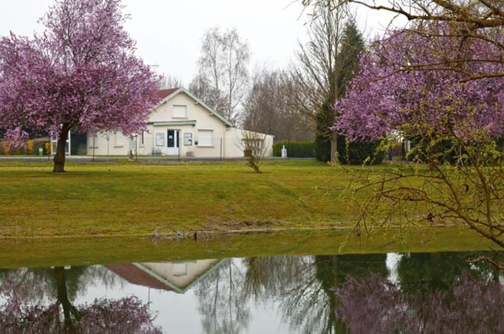 Camping Le Vallage Attigny Luaran gambar